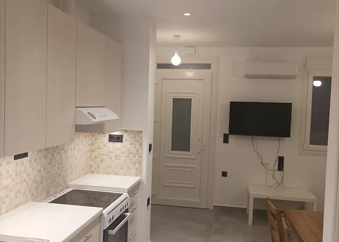 Lemon Tree 2 * Páros